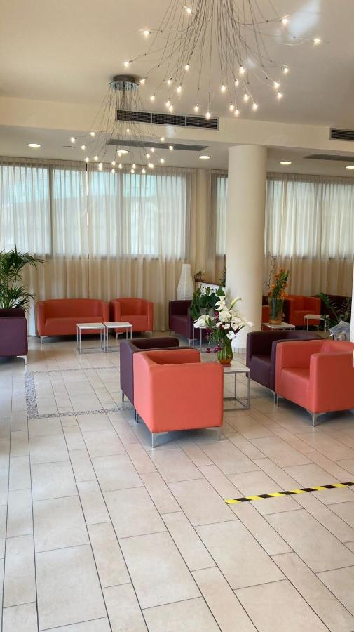 Hotel Abel & Residence تْشيزيناتيكو المظهر الخارجي الصورة